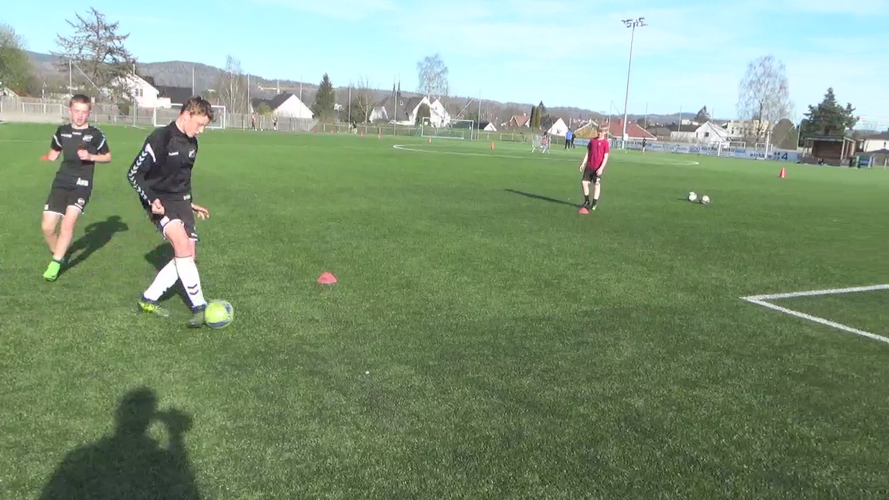 18 Trekant-pasning innside-medtak innside.MP4